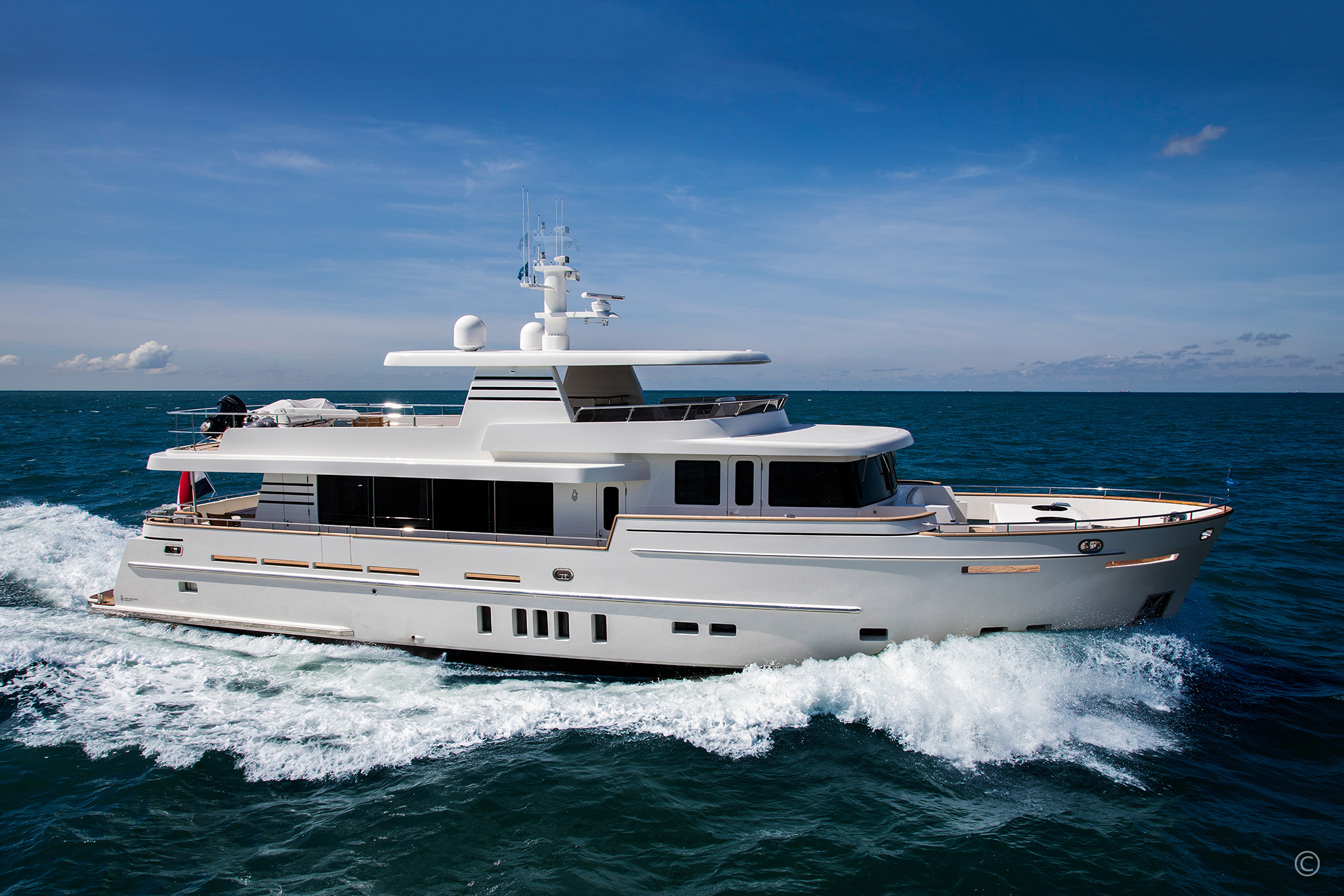 Van der Valk Explorer 25m