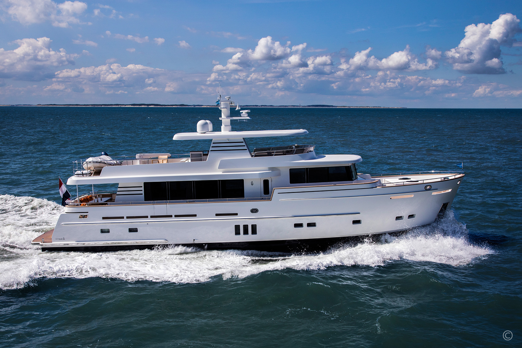 Van der Valk Explorer 25m